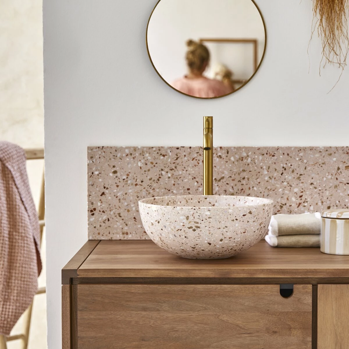 Elea Round Pink Premium Terrazzo Washbasin Ref. 6450 5 Elea Round Pink Premium Terrazzo Washbasin Ref. 6450 - Image 3