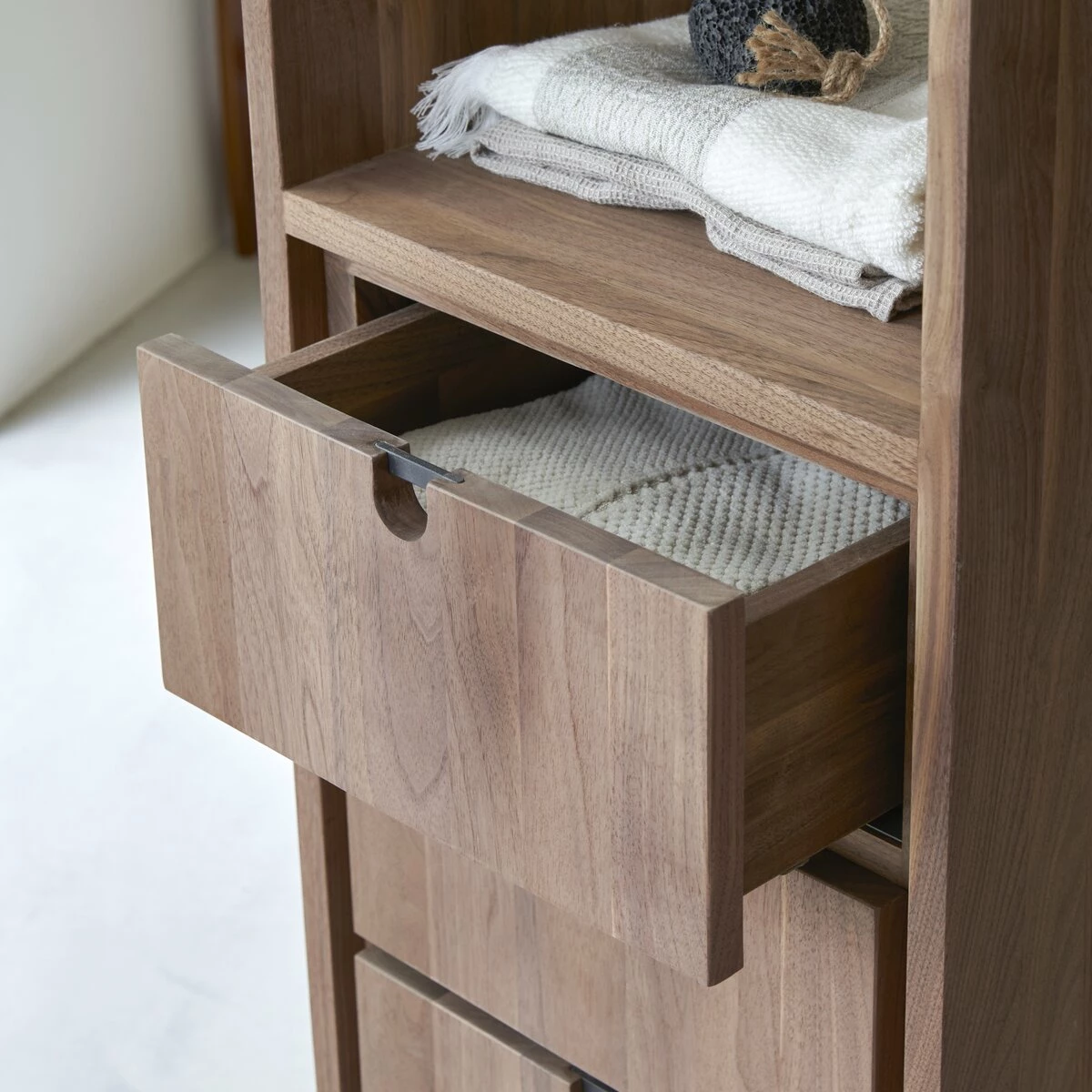 Jonàk Solid Walnut Column Ref. 3932 3 Jonàk Solid Walnut Column Ref. 3932 - Image 2